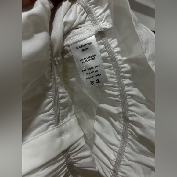 LONG SLEEVE SMOCKED SQUARE NECK TOP - Picture 10 of 12